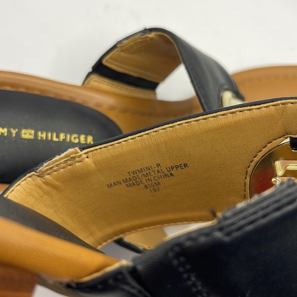 Tommy Hilfiger Women’s Black Thong Sandals Size 8.5 - Gold Logo Accent - Picture 8 of 8